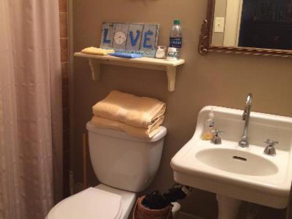 The Jewell Of Vienna Bed & Breakfast Room photo